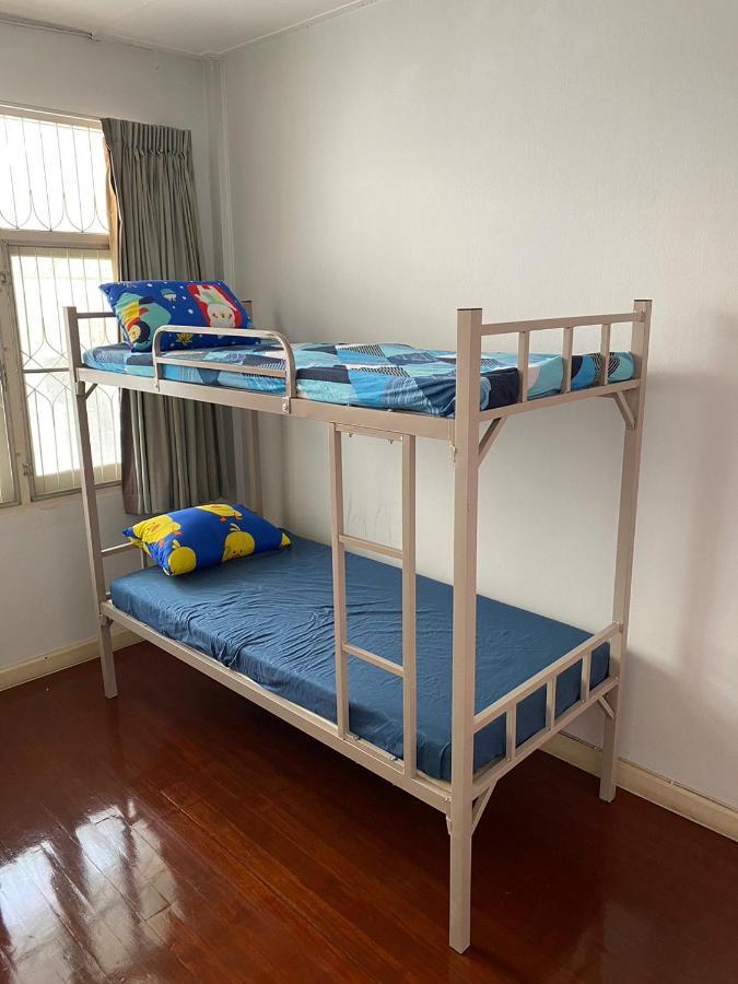 Sura Hostel Bangkok Near Mrt Phra Ram 9 Exterior photo