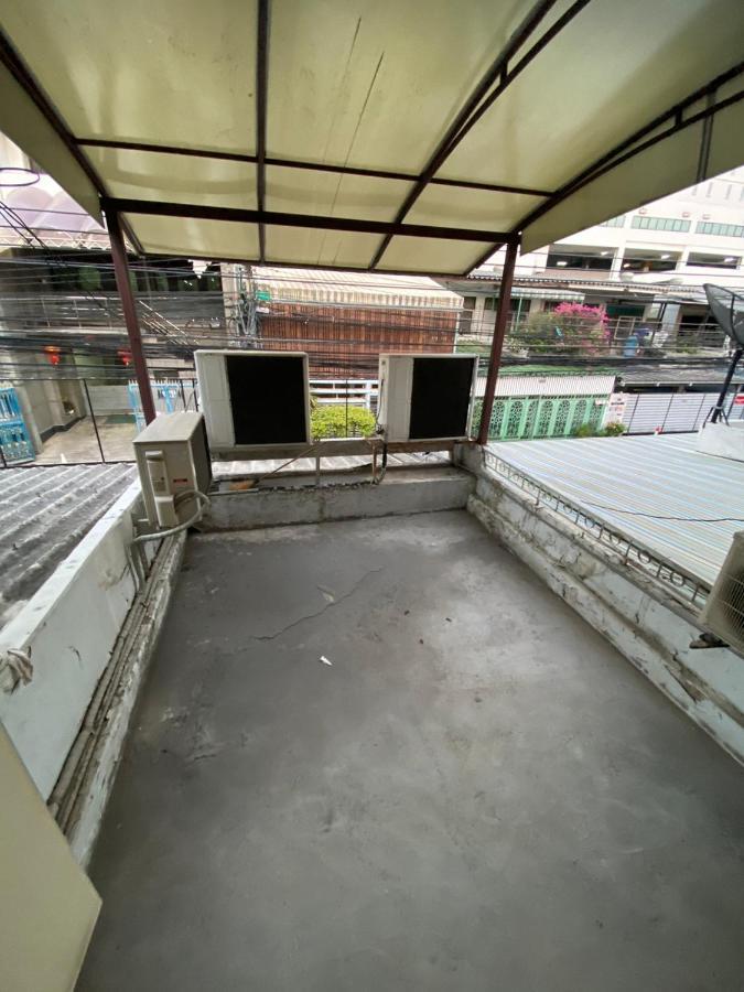 Sura Hostel Bangkok Near Mrt Phra Ram 9 Exterior photo