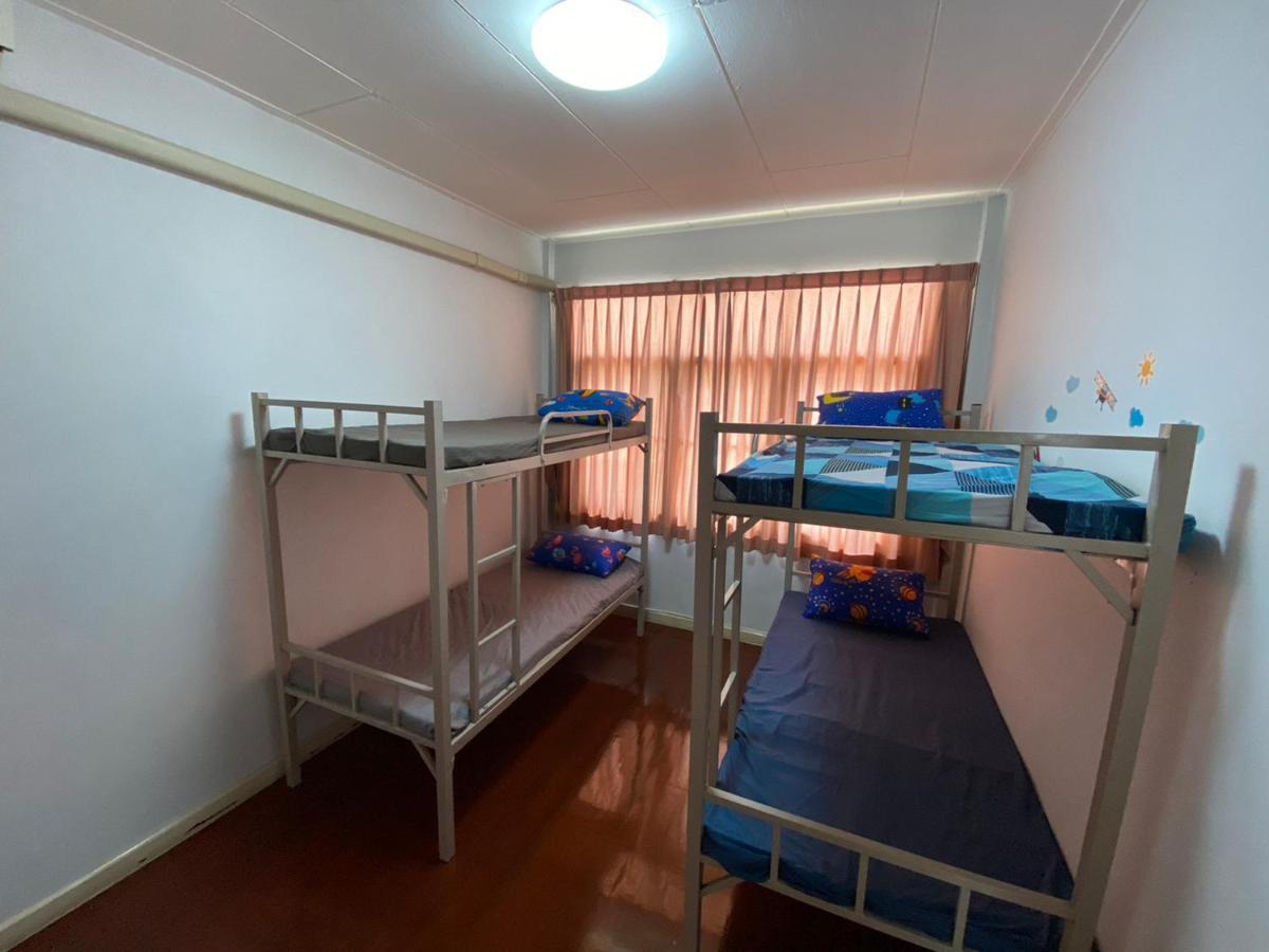Sura Hostel Bangkok Near Mrt Phra Ram 9 Exterior photo
