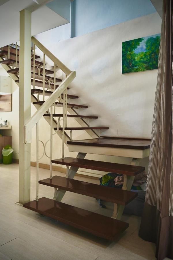 Sura Hostel Bangkok Near Mrt Phra Ram 9 Exterior photo