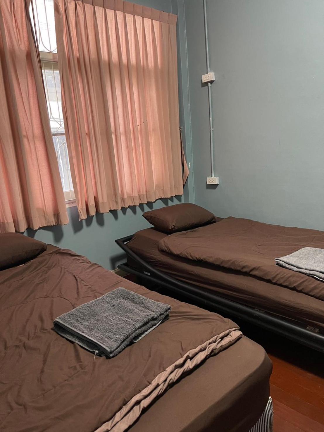 Sura Hostel Bangkok Near Mrt Phra Ram 9 Exterior photo